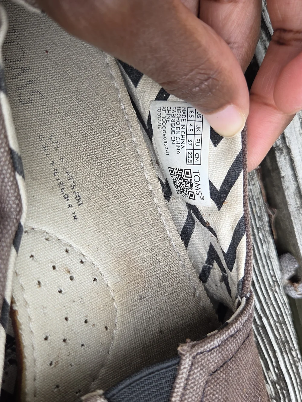 Toms Black Canvas